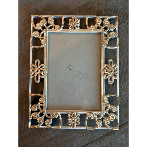 Elsa L Vintage Gold & Silver Tone Frame 5"x7" Hearts & Daisies 9.5"x7.5" - Picture 3 of 7